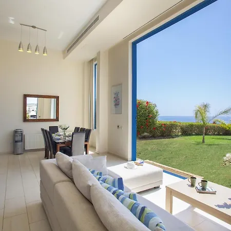 Βίλα You And Your Family Will Love This Seafront Villa, 1540