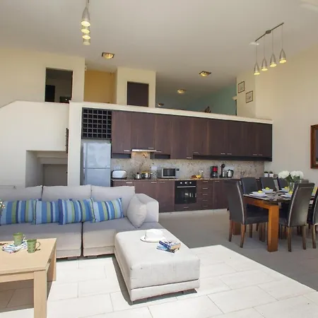 You And Your Family Will Love This Seafront Villa, 1540 Πρωταράς