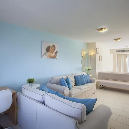 You And Your Family Will Love This Seafront Villa, 1540 * Πρωταράς