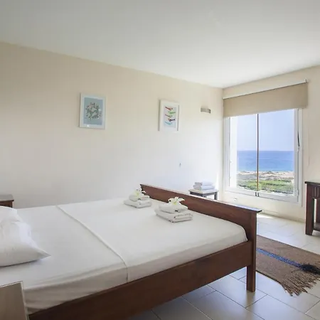 You And Your Family Will Love This Seafront Villa, 1540 Βίλα *