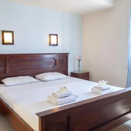 You And Your Family Will Love This Seafront Villa, 1540 Villa