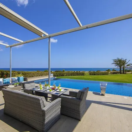 You And Your Family Will Love This Seafront Villa, 1540 ヴィラ プロタラス
