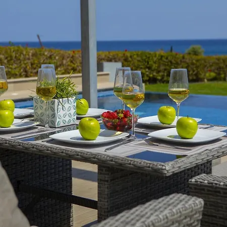 You And Your Family Will Love This Seafront Villa, 1540