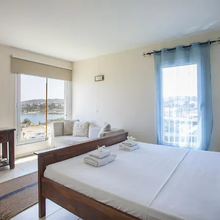 ヴィラ You And Your Family Will Love This Seafront Villa, 1540