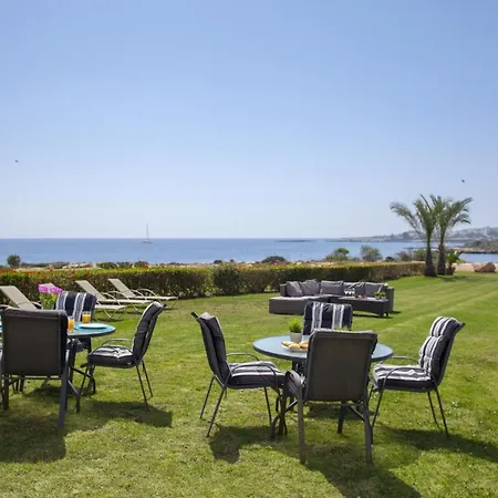 ヴィラ You And Your Family Will Love This Seafront Villa, 1540 プロタラス