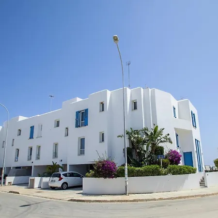 ヴィラ You And Your Family Will Love This Seafront Villa, 1540 プロタラス